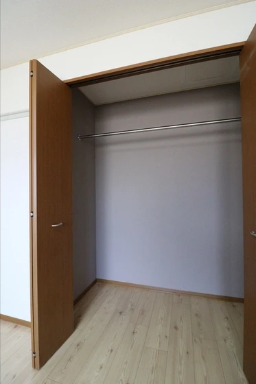 スゥイートガーデン国富 西棟