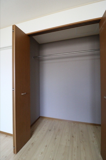 スゥイートガーデン国富 西棟