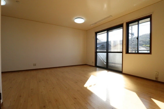 スゥイートガーデン国富 西棟