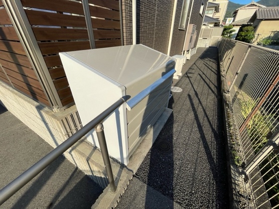 セシールカニハラ