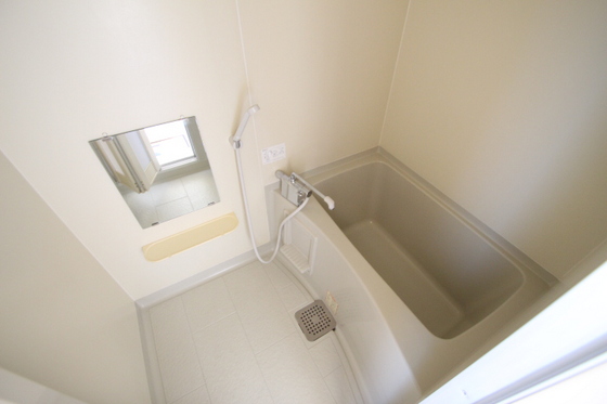 ユートピア今保B