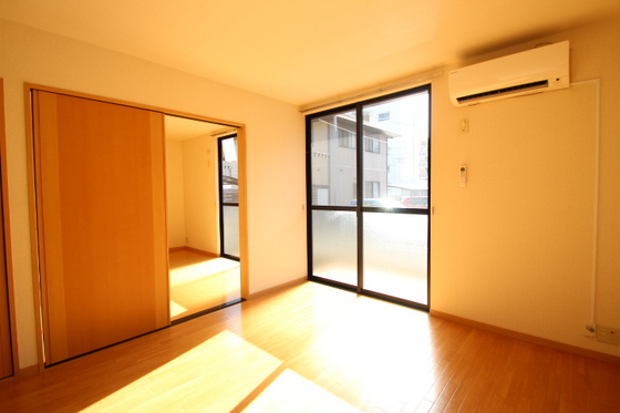 ユートピア今保B