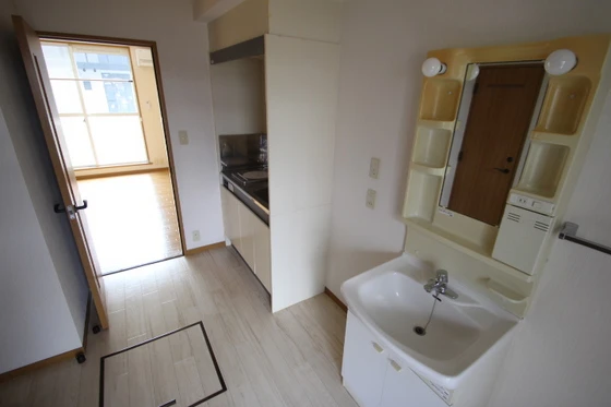 サンパティークB