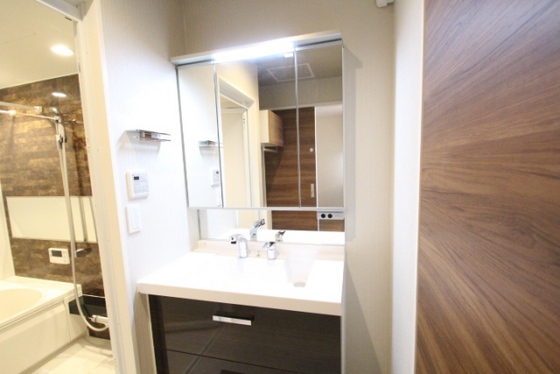 アズール牛田本町