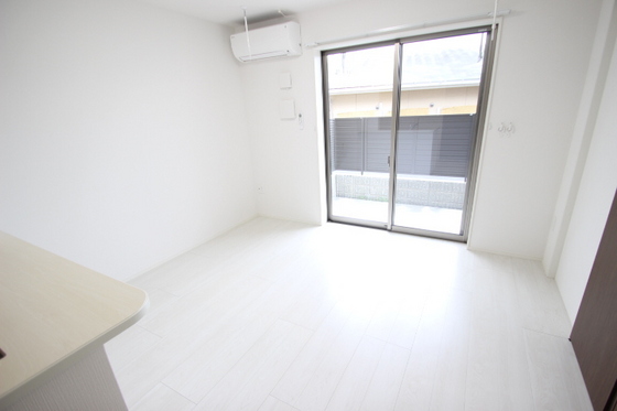 ユニヴァリィ長束西