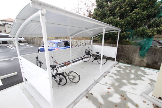 ユニヴァリィ長束西