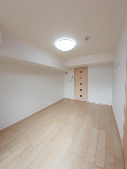 レジデンス下伊福 颯