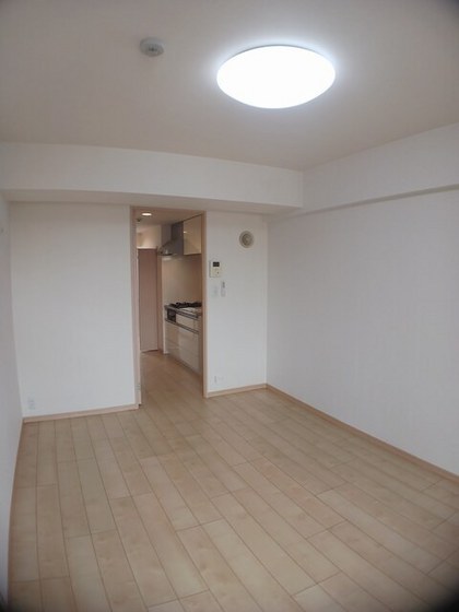 レジデンス下伊福 颯