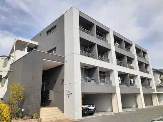 レジデンス下伊福 颯