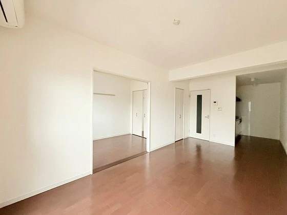 サウスコート西市