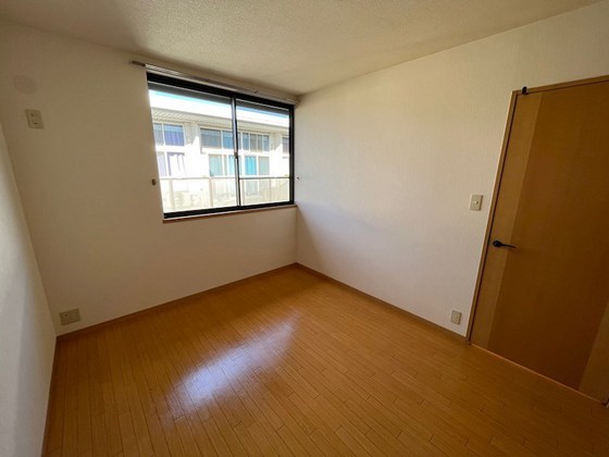 パインパレス G