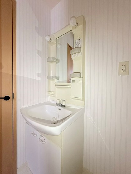 パインパレス G