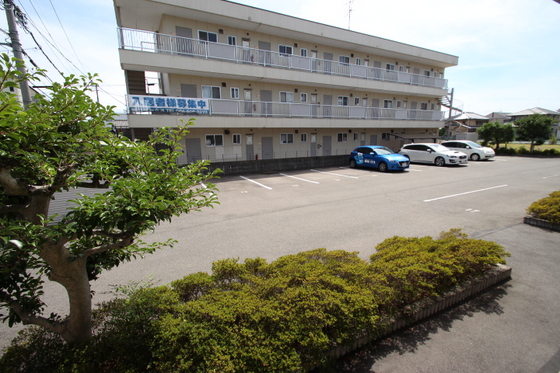 ドミ・アゼリア B