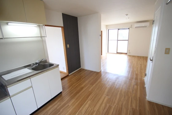 ドミ・アゼリア B