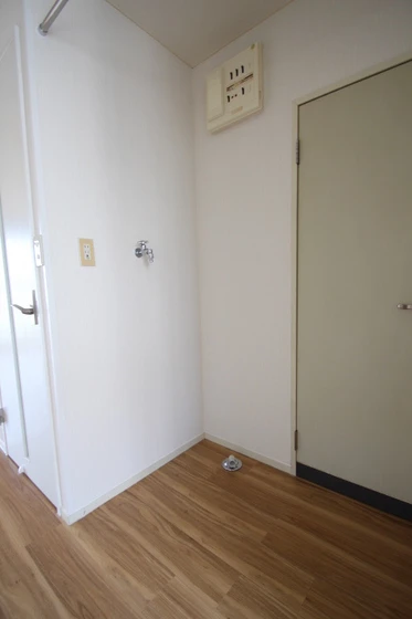 ドミ・アゼリア B