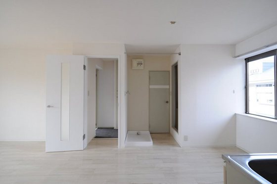 ドミ・アゼリア B