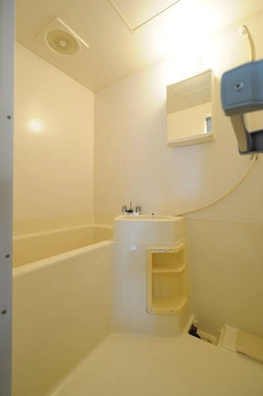 ドミ・アゼリア B