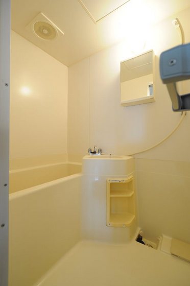 ドミ・アゼリア B