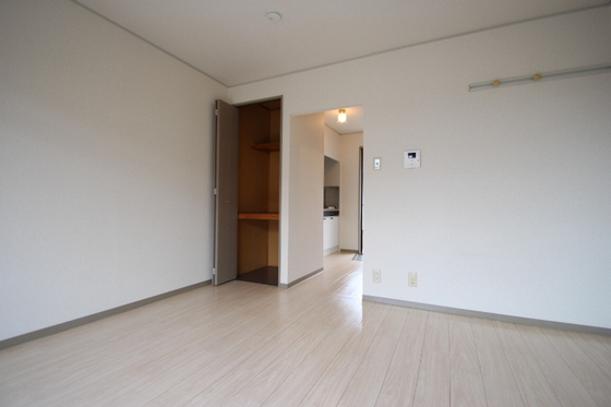 レジデンス高柳 A棟