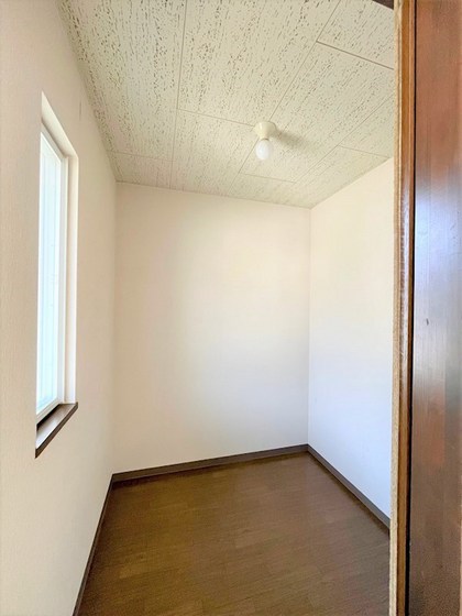 サニースクウェア津島 B