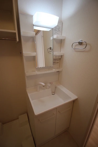 フローレス平田