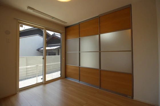 フローレス平田