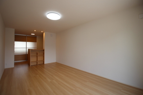 フローレス平田