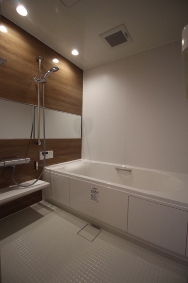 フローレス平田