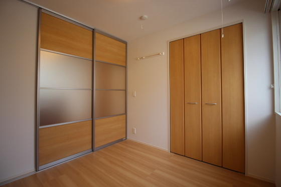 フローレス平田