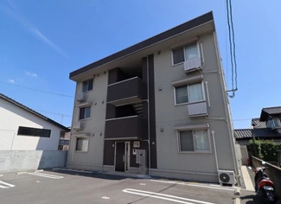 フローレス平田