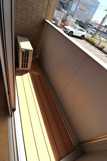 メゾン エミグラント B棟