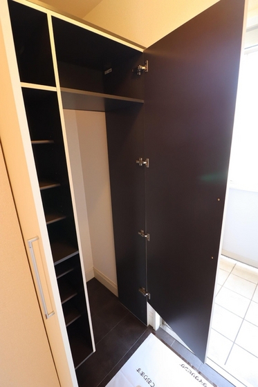 メゾン エミグラント B棟