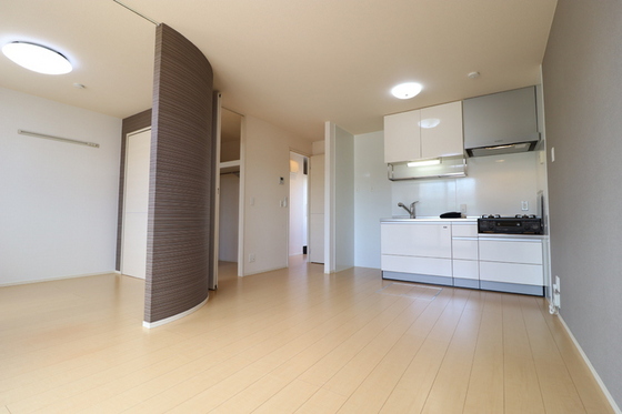 メゾン エミグラント B棟