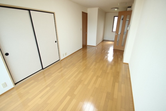 レユスィール三宅A