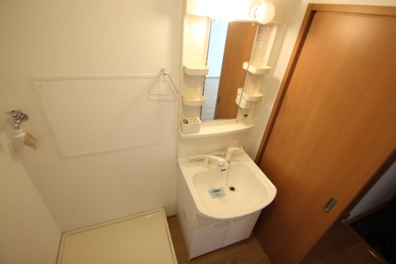 レユスィール三宅A