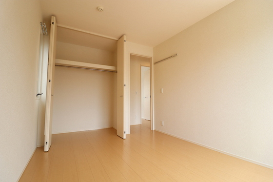 ラフィーネ下中野 B棟