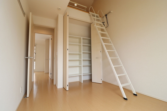 ラフィーネ下中野 B棟