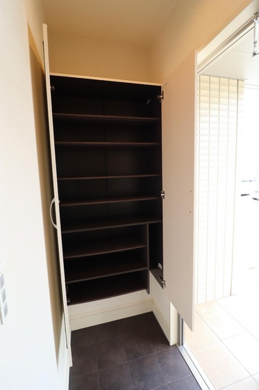 ラフィーネ下中野 B棟