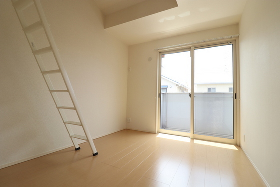 ラフィーネ下中野 B棟