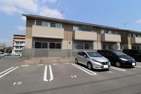 ラフィーネ下中野 B棟