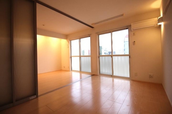 グランドソレイユ B棟