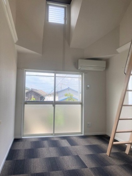 プレール庭瀬駅前