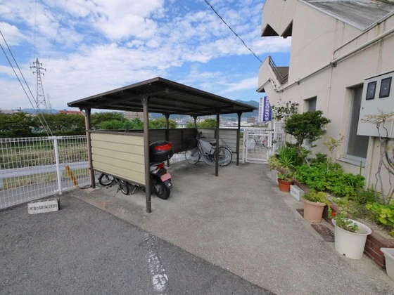 皆賀リバーサイドビル