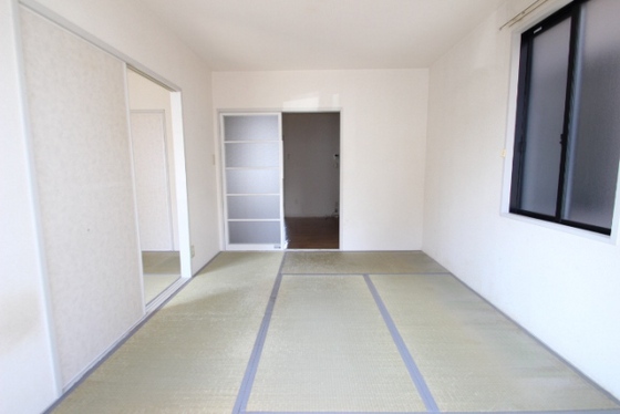 ファミーユ阿品 B棟