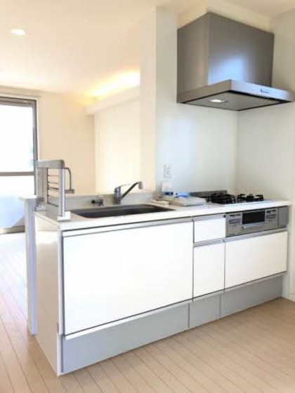 ラ・ルミエール エスト