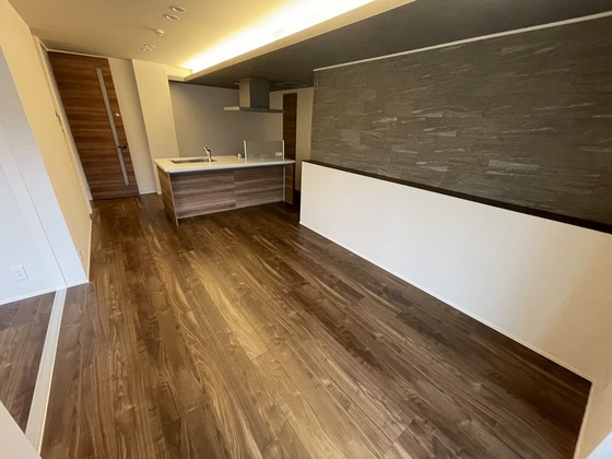 アズール庚午北