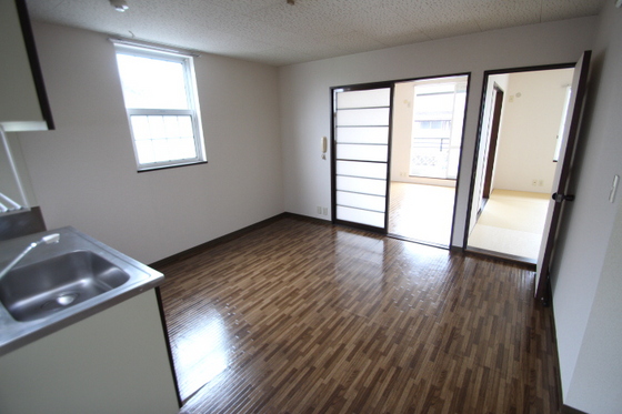 ファミーユサトウ B