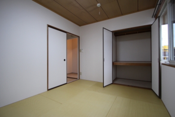 ロイヤルハイツ