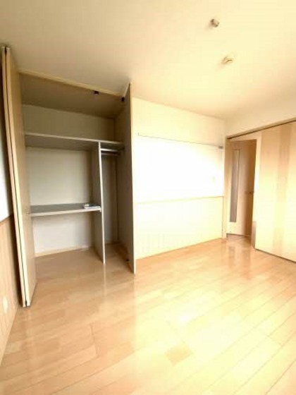 ラ・ヴィータ平井 弐番館