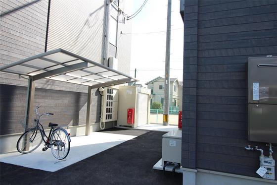 グランフルール庭瀬 B